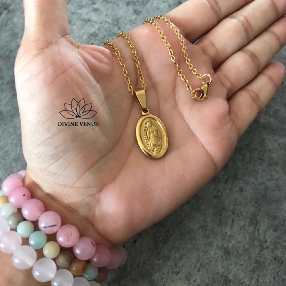 Virgin Mary Oval Pendant Necklace - Picture 2 of 8